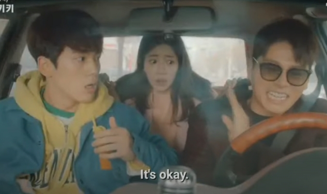 Phân đoạn viral của phim “Nhà trọ Waikiki” với nhân vật lặp lại Gwenchana trong tình huống dở khóc dở cười