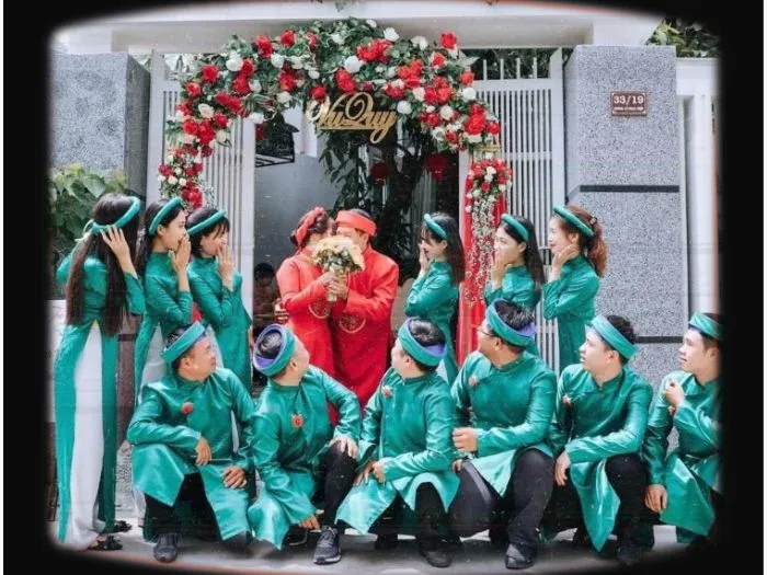 Cô gái bê tráp với nụ cười rạng rỡ, xóa tan lo lắng bê tráp mất duyên
