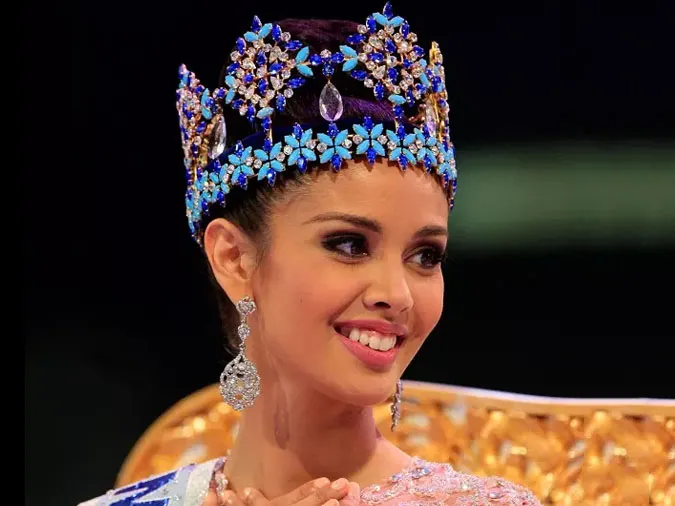 Vương miện Miss World, biểu tượng nhan sắc toàn cầu với giá trị triệu đô.