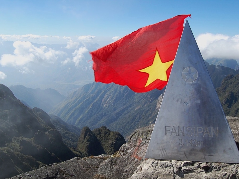 Hình ảnh núi hùng vĩ kỷ niệm Ngày Núi Quốc tế vào tháng 12