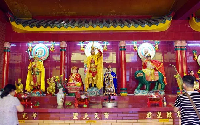 Chùa Ôn Lăng thờ Tề Thiên Đại Thánh cùng nhiều vị Phật và Thánh khác
