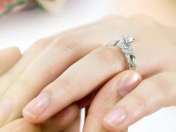 Quà tặng Valentine không nên tặng nhẫn nếu chưa sẵn sàng