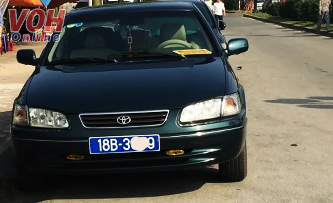 Biển số xe màu xanh chữ trắng