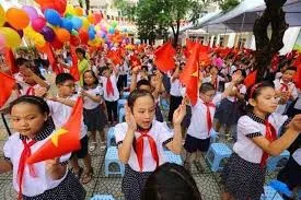 Lãnh đạo thảo luận về việc thực hiện nhiệm vụ giáo dục và đào tạo của thành phố