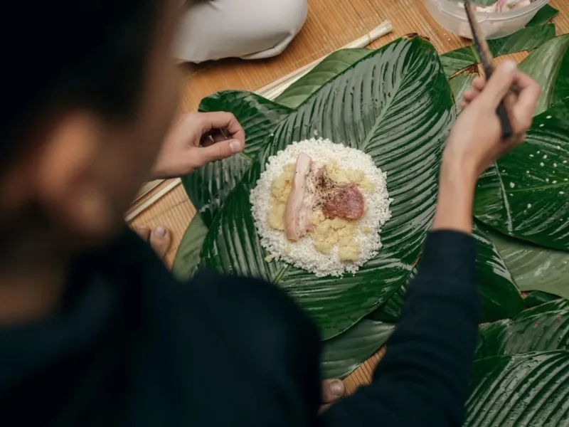 Phong tục gói bánh tét, bánh chưng ngày Tết