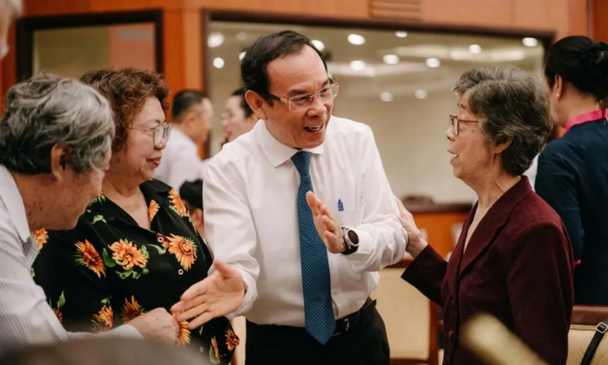 Lãnh đạo thành phố Hồ Chí Minh họp mặt mừng Xuân, thể hiện sự quan tâm đến xã hội
