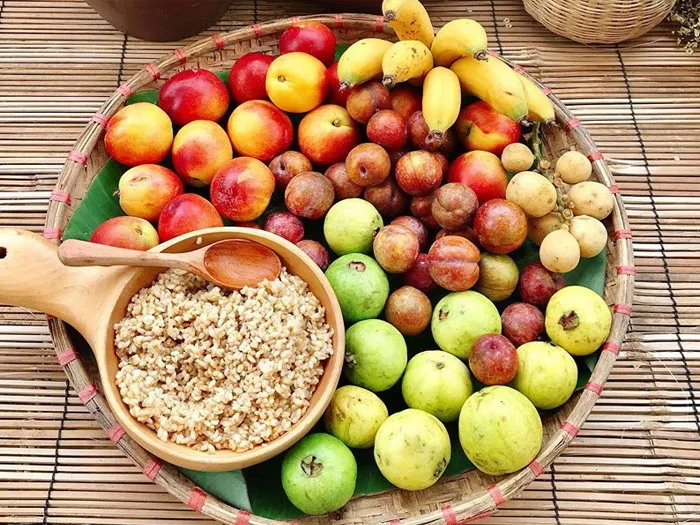 Các loại trái cây tươi ngon được sử dụng trong mâm cúng phong tục Tết Đoan Ngọ