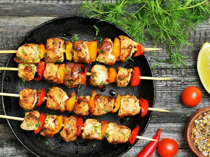 Đồ nướng kiểu Úc với tôm và rau củ, món ăn Giáng sinh phổ biến trong mùa hè tại Úc