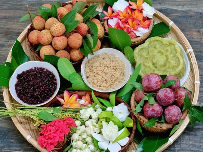 Mâm cúng Tết Đoan Ngọ đơn giản với lễ vật truyền thống