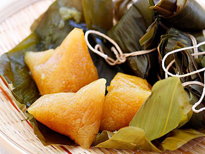 Bánh tro là món ăn thường thấy trên mâm Tết Đoan Ngọ