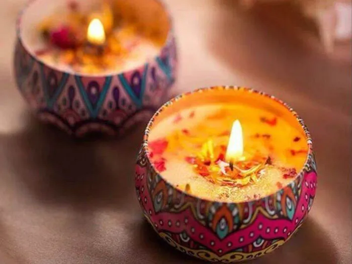 Nến thơm và tinh dầu thư giãn, món quà Giáng sinh giúp đồng nghiệp nam giảm căng thẳng