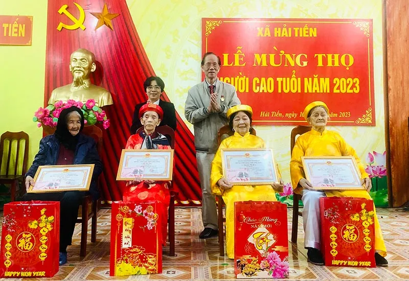 Lễ mừng thọ người cao tuổi tại cộng đồng