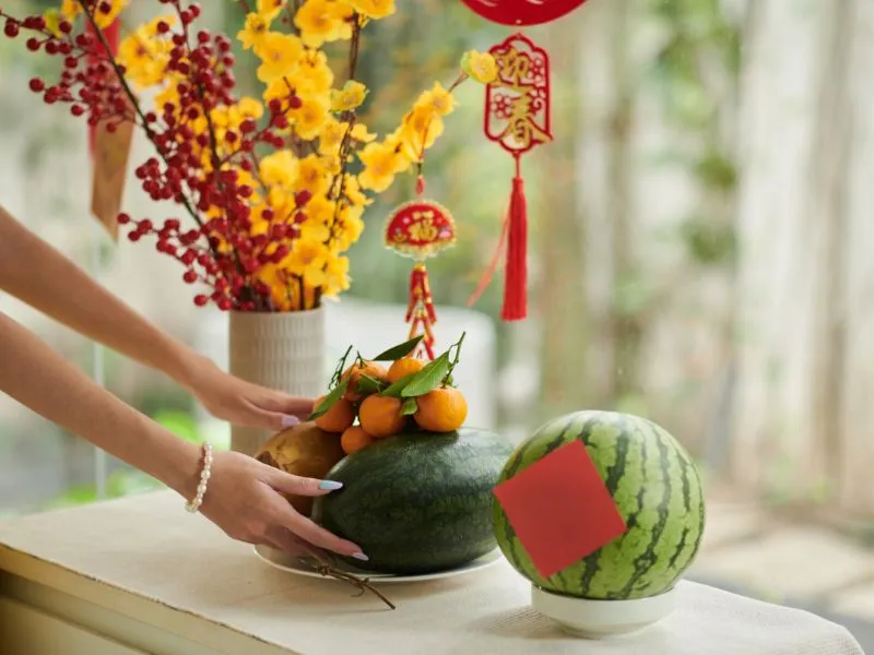Mâm cúng và văn khấn về quê ăn Tết thể hiện lòng thành kính và nét đẹp truyền thống