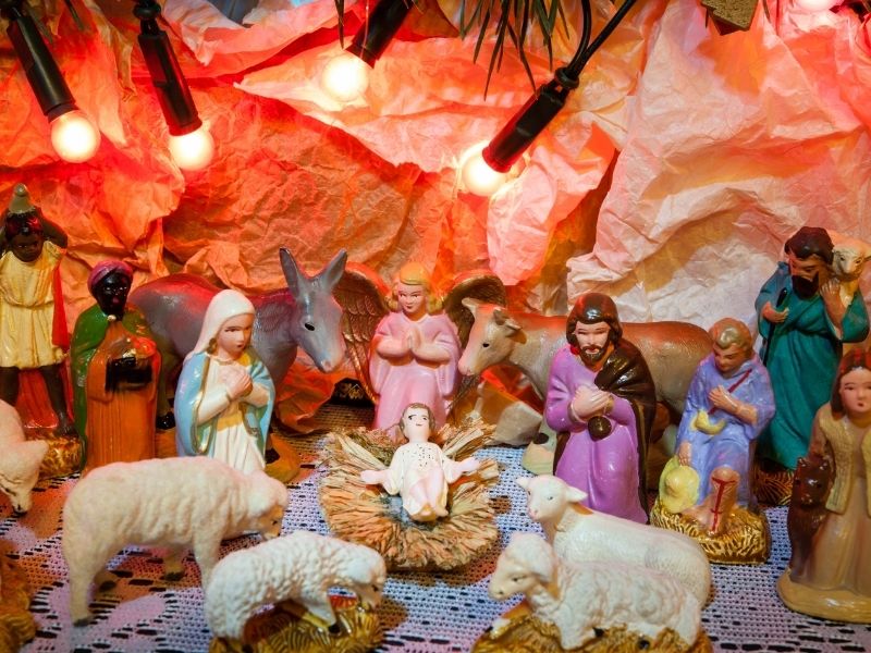 Lễ Giáng sinh là lễ hội kỷ niệm sự ra đời của Chúa Jesus - Ảnh: Canva