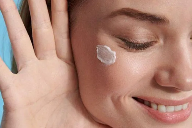 Cách tẩy trang đúng cách để có làn da đẹp, da mặt con trai đẹp hơn con gái