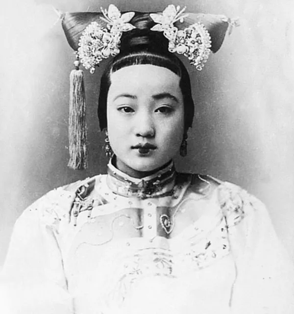 Minh họa cảnh Trân phi bị giam lỏng tại Cảnh Kỳ Cát, một trong những địa điểm từng là lãnh cung thực tế