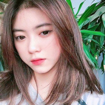 Trần Minh Thiên Di với nụ cười rạng rỡ và ánh mắt cuốn hút
