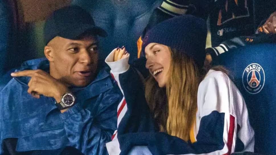 Mbappe trong màu áo Paris Saint-Germain, biểu tượng bóng đá trẻ