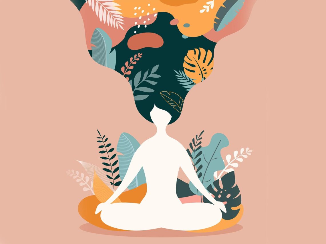Người phụ nữ đang tập yoga hoặc thiền trong một không gian tự nhiên tĩnh lặng, hướng về phía ánh sáng mặt trời, thể hiện sự kết nối và phục hồi