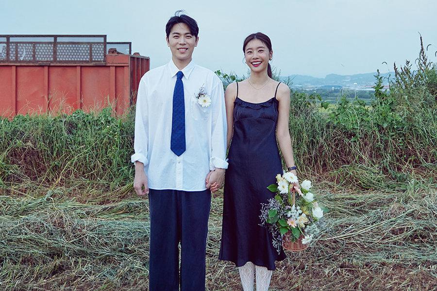 Sojin và Lee Dong Ha hạnh phúc trong ảnh cưới