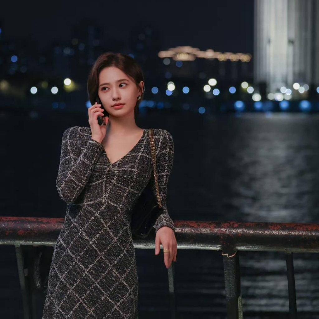 Khương Bội Dao với phong cách thời trang sang chảnh, đầy cuốn hút ngoài đời thường hoặc hậu trường phim Dĩ Ái Vi Doanh