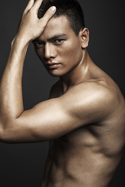 Lê Xuân Tiền trong một shoot hình thời trang