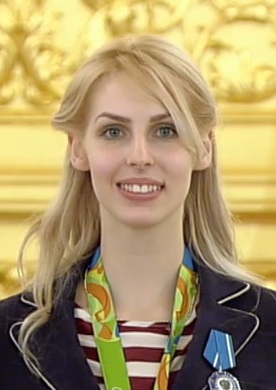 Hình ảnh Anastasia Bliznyuk rạng rỡ, với vẻ đẹp tự tin và thanh lịch