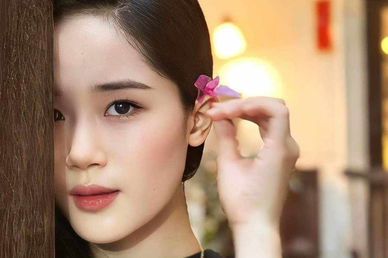 Nhan sắc thanh tú của Cao Thị Thuỳ Linh trong vai Thục Hương phim Đào, phở và Piano
