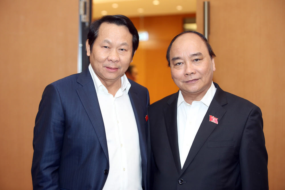 Ông Thân Đức Nam, đại biểu Quốc hội, với nụ cười rạng rỡ và ánh mắt cương nghị.