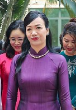 Phan Thị Thanh Tâm trong một sự kiện quan trọng, thể hiện phong thái trang nhã