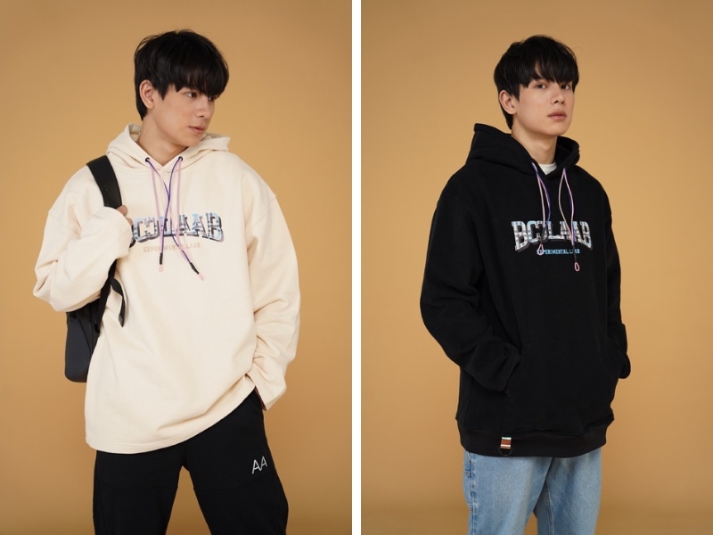 Không gian trưng bày áo hoodie tại Totoshop, một trong các shop bán áo hoodie tại TPHCM uy tín