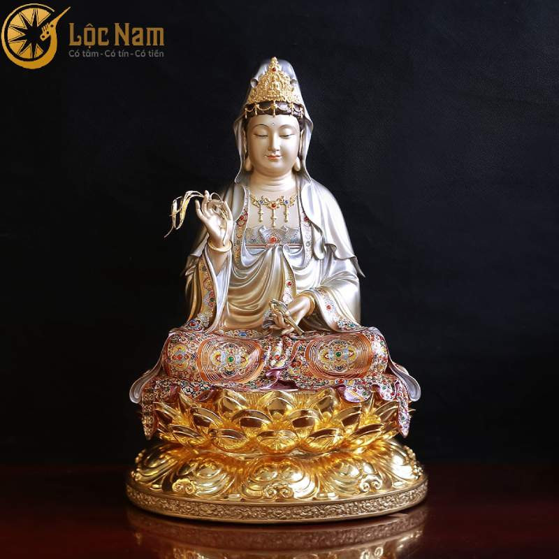Bố trí bàn thờ Quan Thế Âm Bồ Tát tại nhà với vị trí trang trọng hướng ra cửa chính, phục vụ cho việc văn khấn quan thế âm bồ tát tại nhà