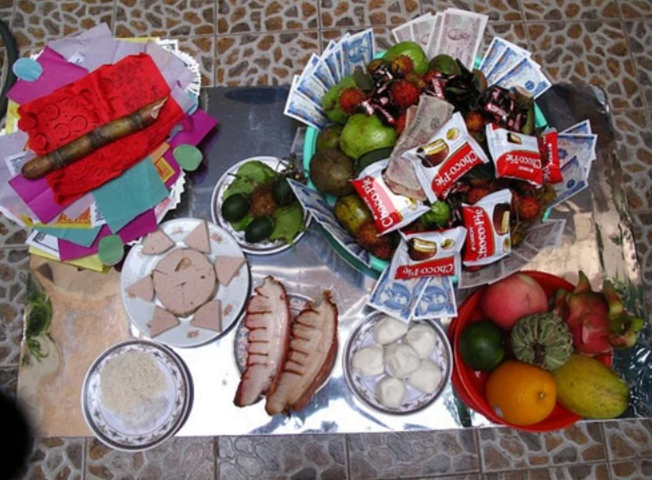 Các lễ vật cần chuẩn bị cho một buổi cúng ngoài sân đầy đủ và thành kính