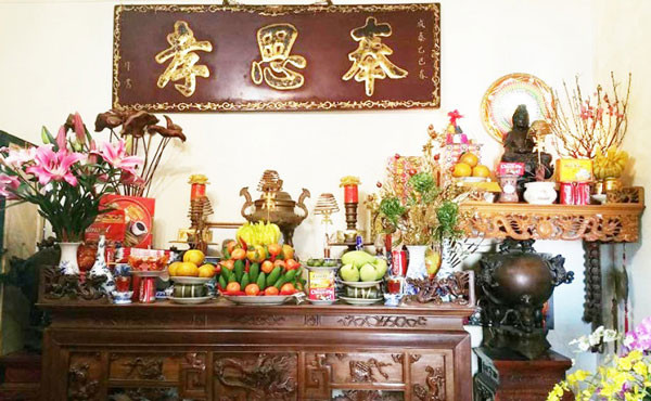Cách đọc văn khấn sau khi bao sái bàn thờ gia tiên để cầu bình an