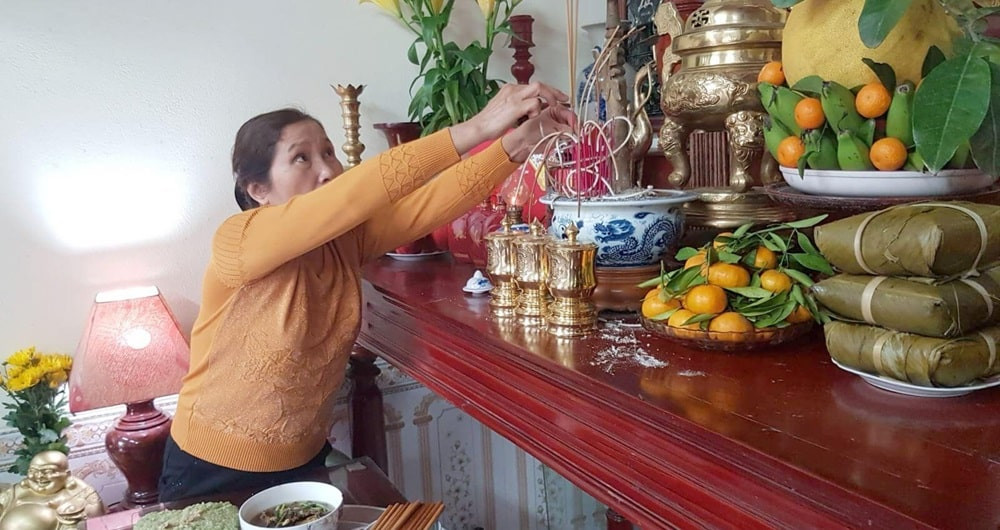 Cúng gia tiên vào mùng 3 Tết