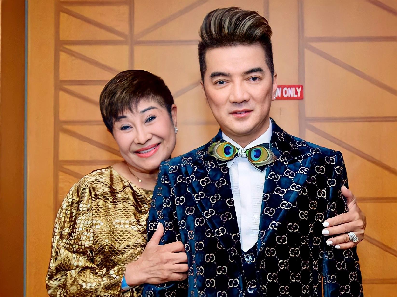 Bầu show Liên Phạm và ca sĩ Đàm Vĩnh Hưng trong một sự kiện