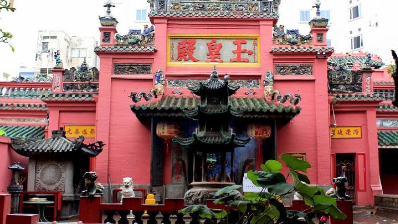 Đi chùa nào cầu tài lộc? Cầu sức khỏe? Cầu tình duyên?