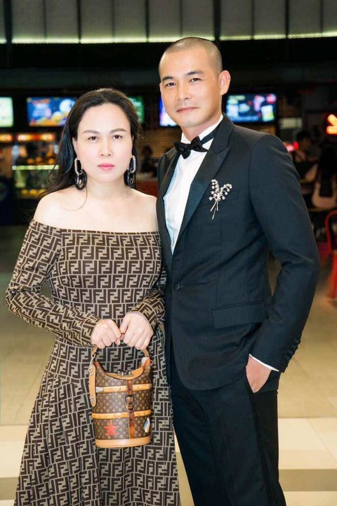 Phượng Chanel với phong cách thời trang hàng hiệu độc đáo