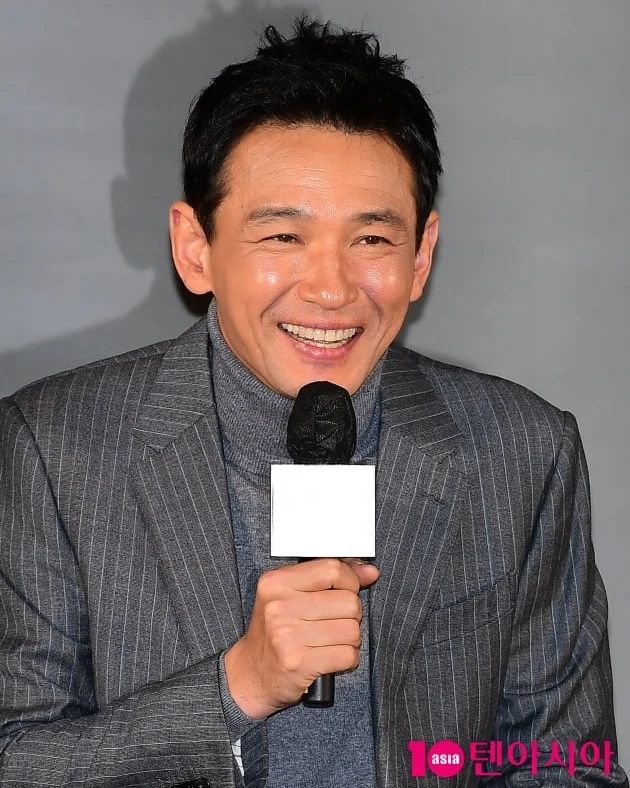 Hwang Jung Min nhập vai xuất sắc trong một cảnh phim đòi hỏi nội tâm sâu sắc