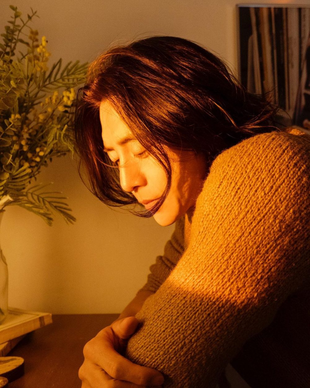 Go Soo trong shoot hình nghệ thuật, thể hiện thần thái diễn viên chuyên nghiệp