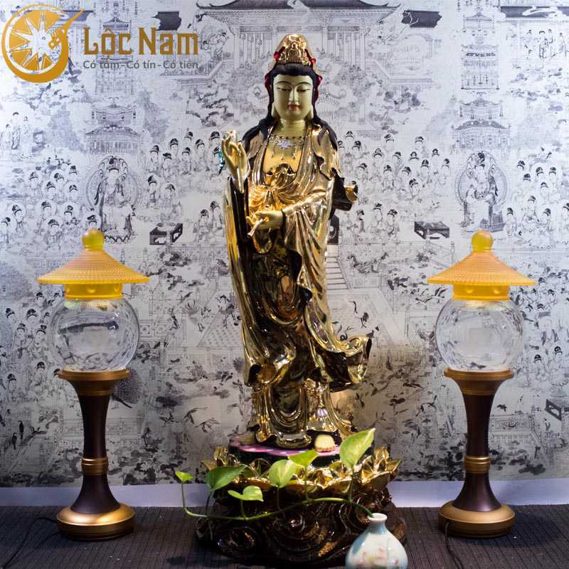 Hướng dẫn bày trí đồ thờ cúng trên bàn thờ Phật tề chỉnh để thực hiện văn khấn Quan Thế Âm Bồ Tát tại nhà