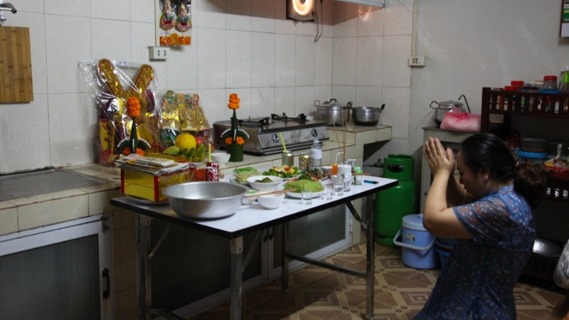 Hướng dẫn các bước thực hiện nghi lễ văn khấn rước ông Táo về 30 Tết