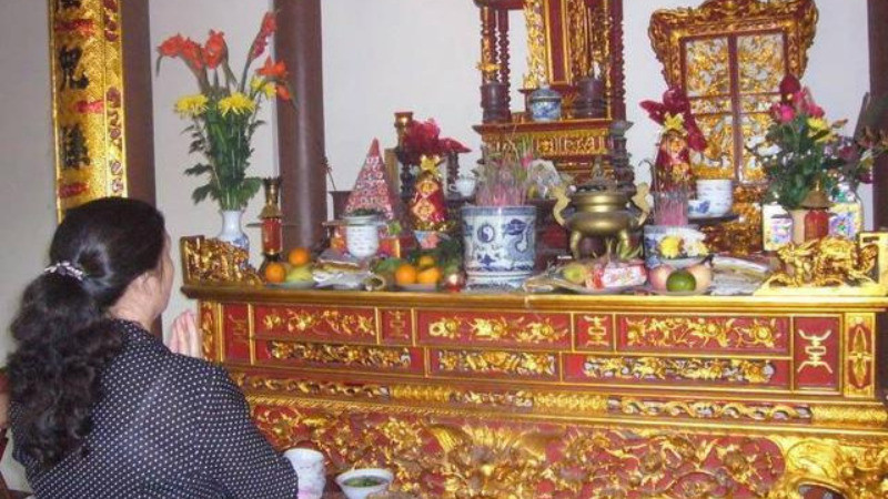 Hướng dẫn rút chân hương đúng cách