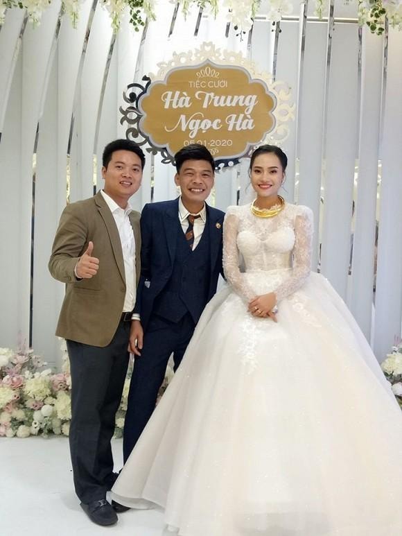 Trung Ruồi trong một vai diễn đầy biểu cảm