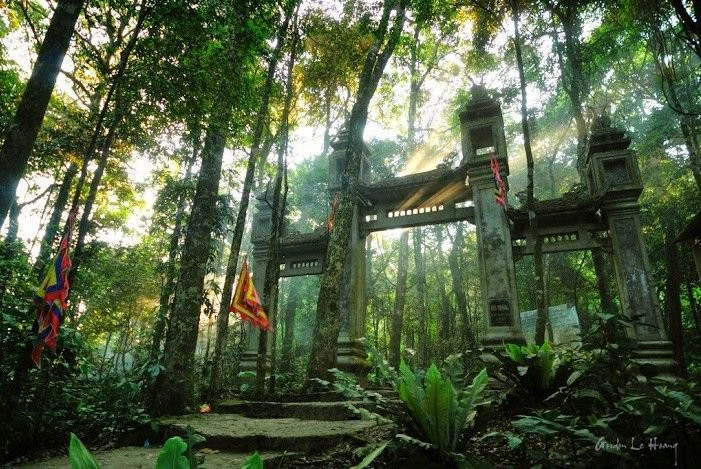 Kiến trúc cổ kính của Đền Thượng Ba Vì và những lưu ý khi hành lễ