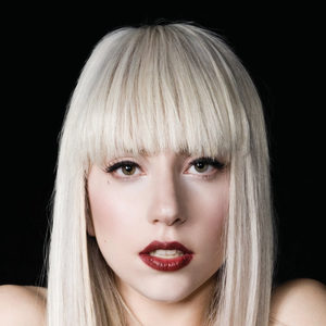 Lady Gaga biểu tượng nhạc pop với phong cách độc đáo