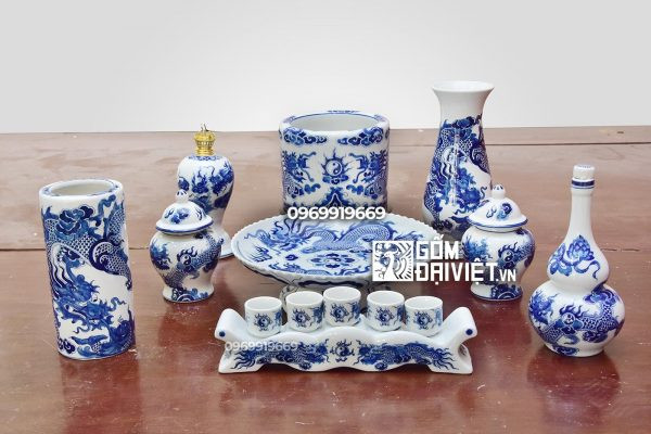 Lựa chọn ngày, giờ đẹp làm lễ chuyển bàn thờ Thổ Công