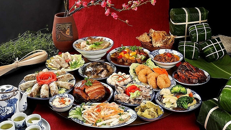 Mâm cỗ cúng tất niên thường được các gia đình chuẩn bị chu đáo.