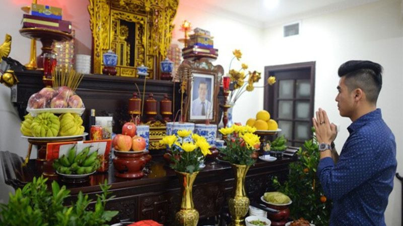 Mâm cúng và văn khấn gia tiên tất niên trong nhà