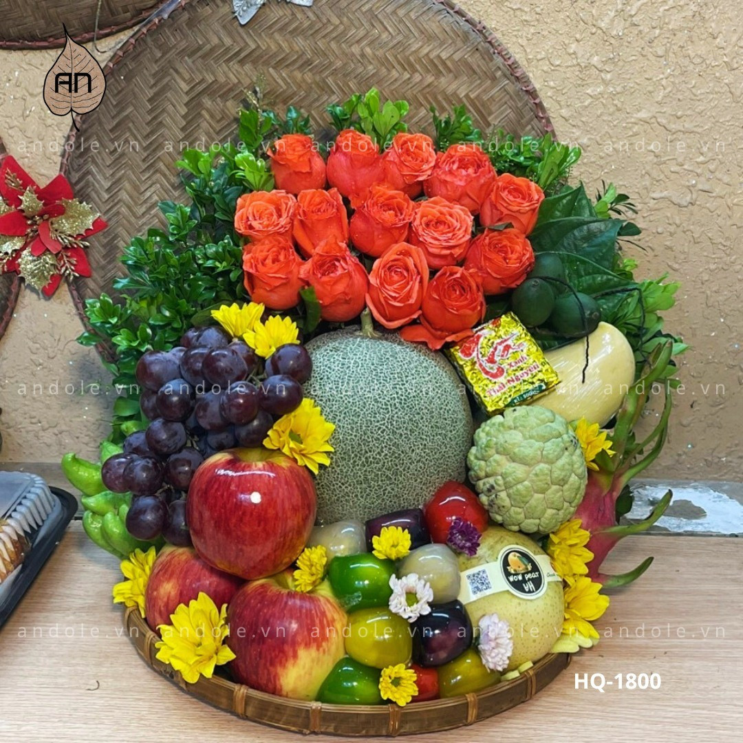 Mâm lễ vật được chuẩn bị chu đáo để văn khấn lễ đền ông hoàng bảy